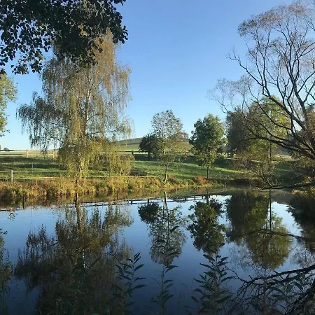 Ferienhaus Tinyhousebeidresden In Absoluter Alleinlage Direkt Am Naturteich Große Terrasse Grill Und Kaminofen Juni - September Mindestmietzeit 1 Woche Sa- Sa *