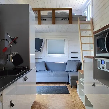 Tiny House In Absoluter Alleinlage Direkt Am Naturteich Grosse Terrasse Grill Und Kaminofen Juni - September Mindestmietzeit 1 Woche Sa- Sa Prázdninový dům Großharthau