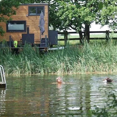 Prázdninový dům Tiny House In Absoluter Alleinlage Direkt Am Naturteich Grosse Terrasse Grill Und Kaminofen Juni - September Mindestmietzeit 1 Woche Sa- Sa Großharthau